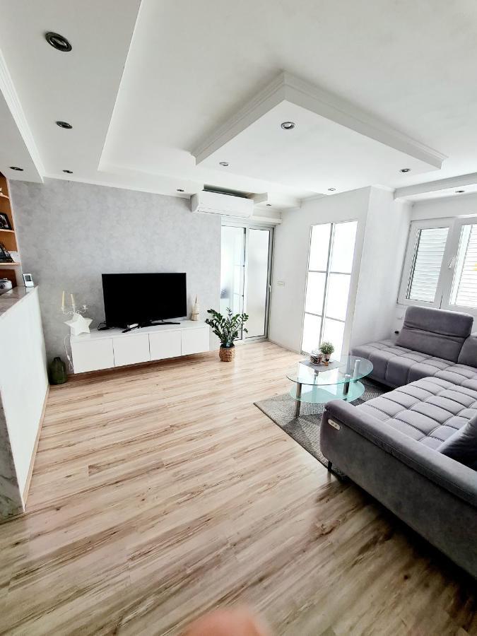 Apartment Mirjana Makarska Buitenkant foto