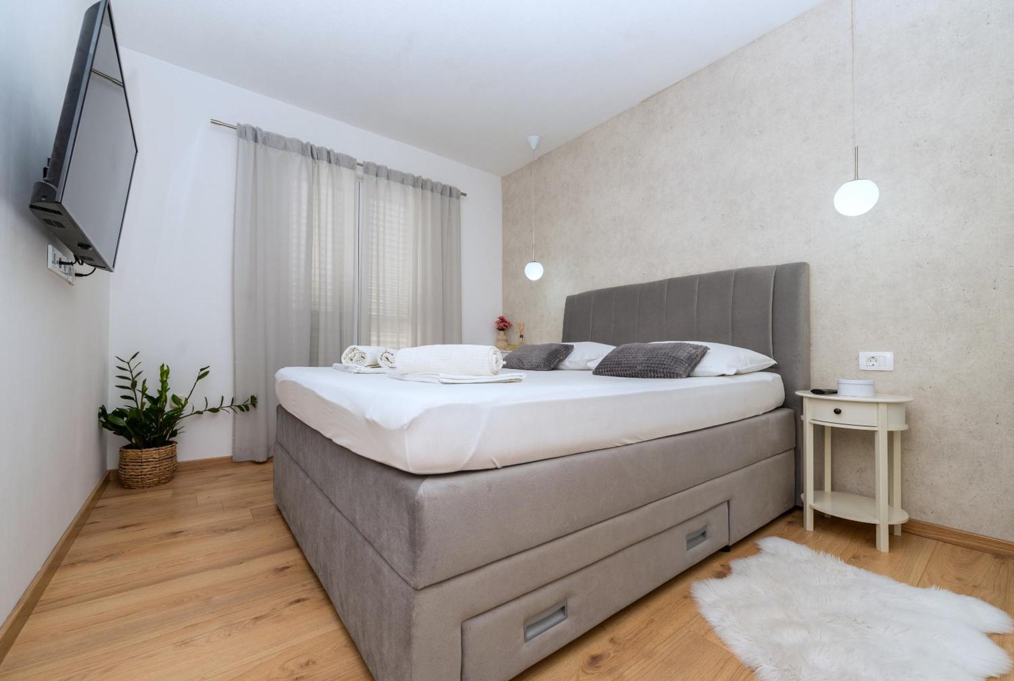 Apartment Mirjana Makarska Buitenkant foto