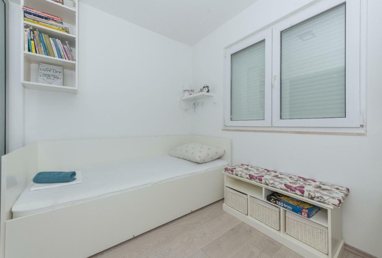 Apartment Mirjana Makarska Buitenkant foto